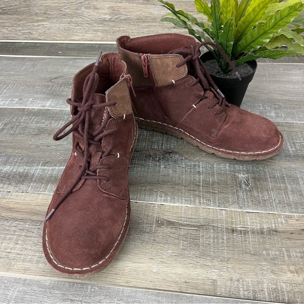 CLARKS Tamitha Key Mahogany Laced Ankle Boot Side Zipper Women’s Size 7